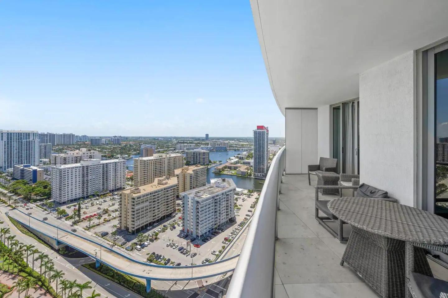 Upscale Comfort And Breathtaking Views At H Hollywood Residences By Zelloo Beverley Beach 외부 사진